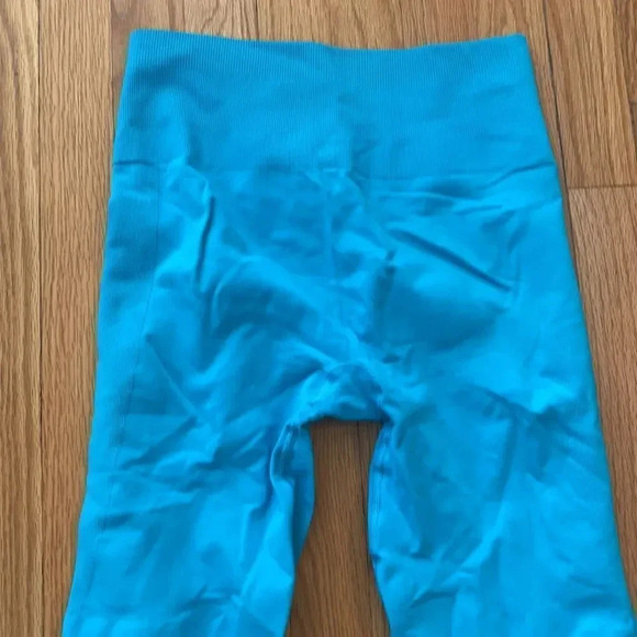 Lululemon sz 6 Zone In tight 21” in peacock blue excellent pre owned condition - Picture 6 of 10